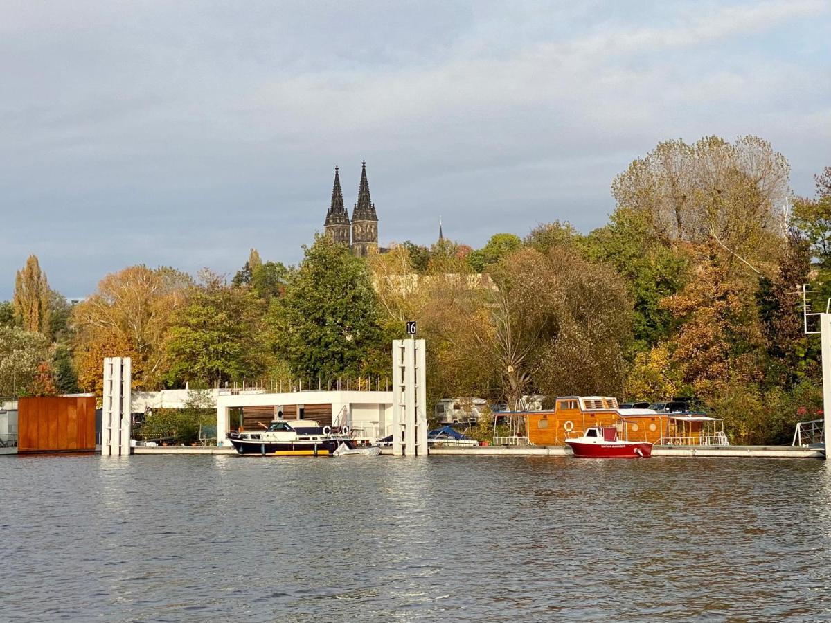 Houseboat Ginger Hotel en barco Praga